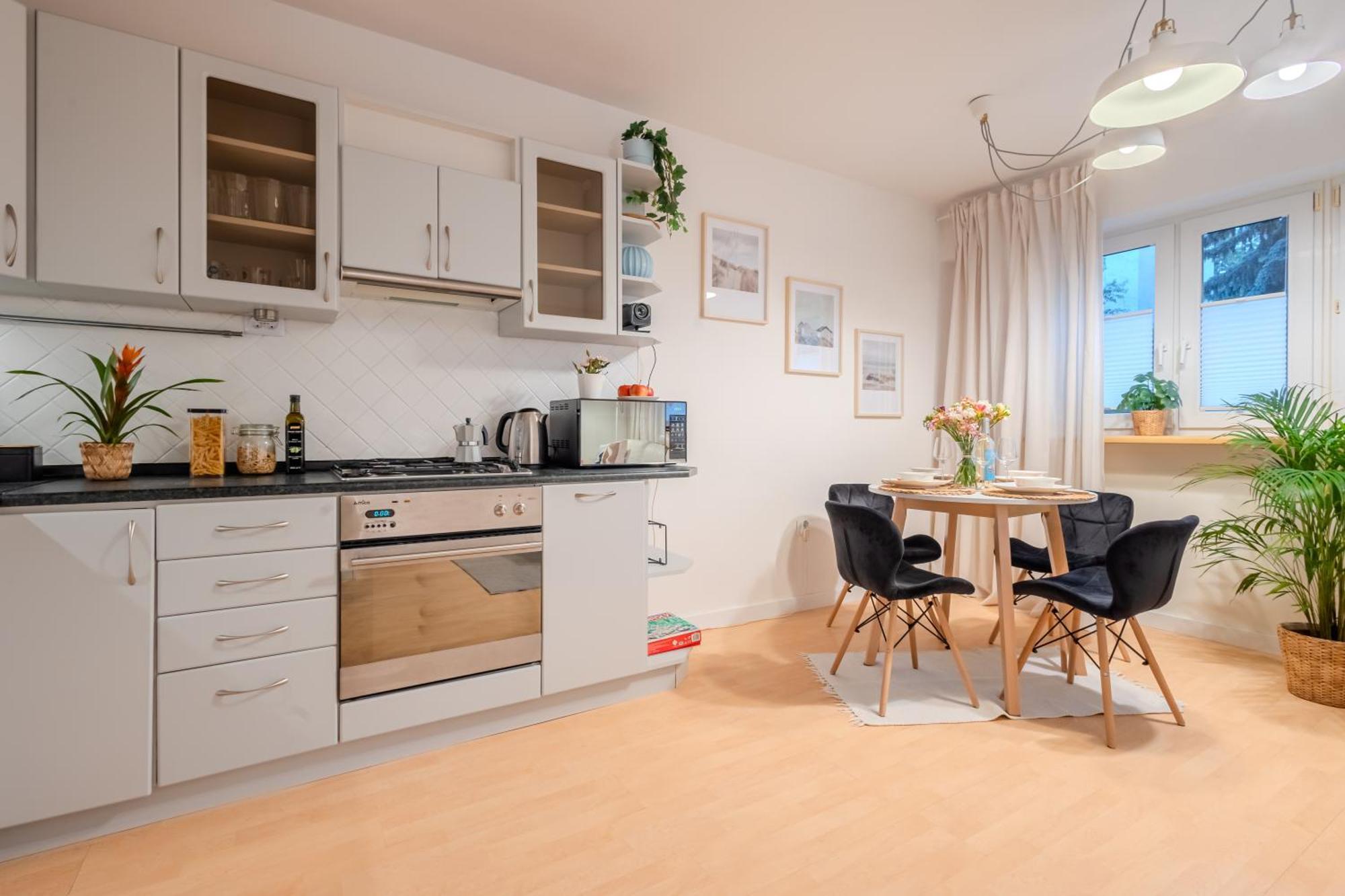 Apartament Rezydencja Filmowa- Wygodny Apartament 10 Min Od Lotniska I Centrum